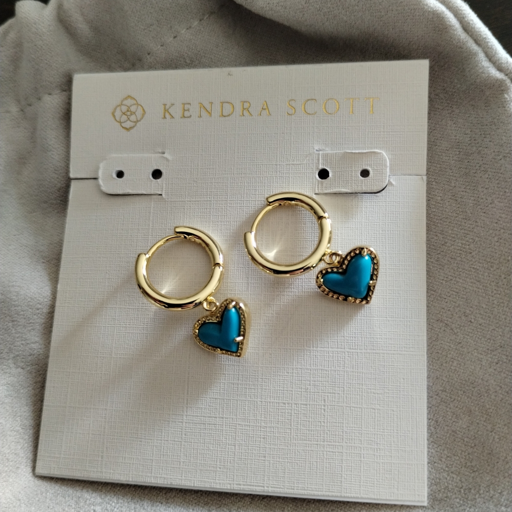 Kendra Scott Ari Heart Earrings